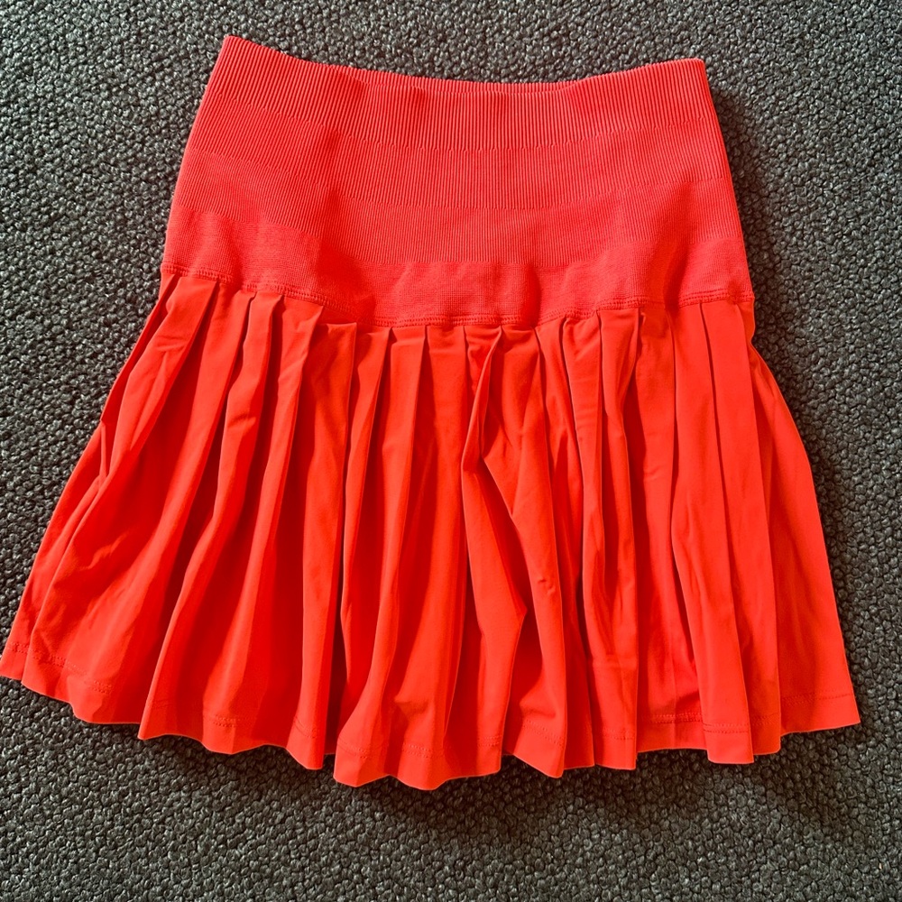 WILSON hi rise tennis skirt. Worn once. XS.